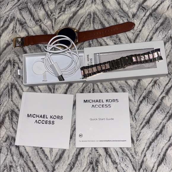 Michael Kors Smart watch - Picture 3 of 3